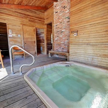 Idle A While Motel Twisp Экстерьер фото